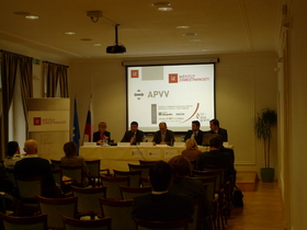 4  konf-2013-dec/panel-4-2