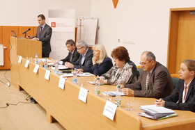 prednášajúci konf-2014-nov/panel-1-prednasajuci